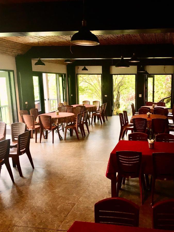 Ba Be Lakeside Bungalow Hotel Coc Pouc Exterior photo